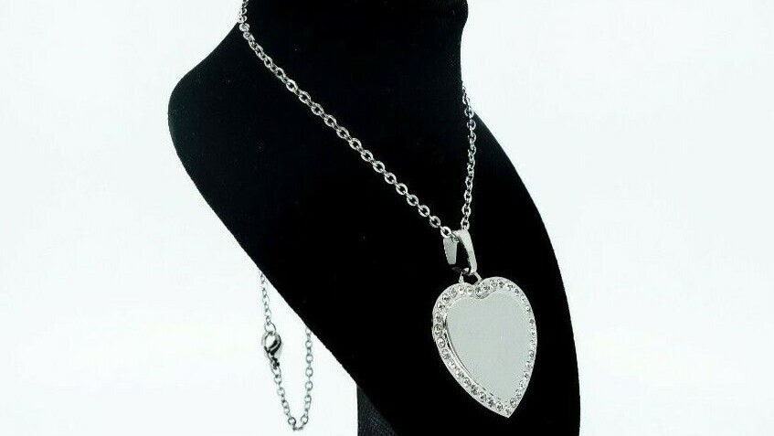 HEART PENDENT WITH GEMS