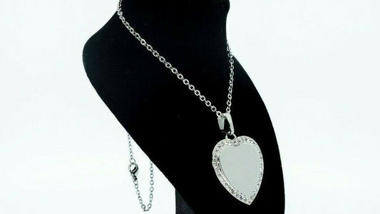 HEART PENDENT WITH GEMS